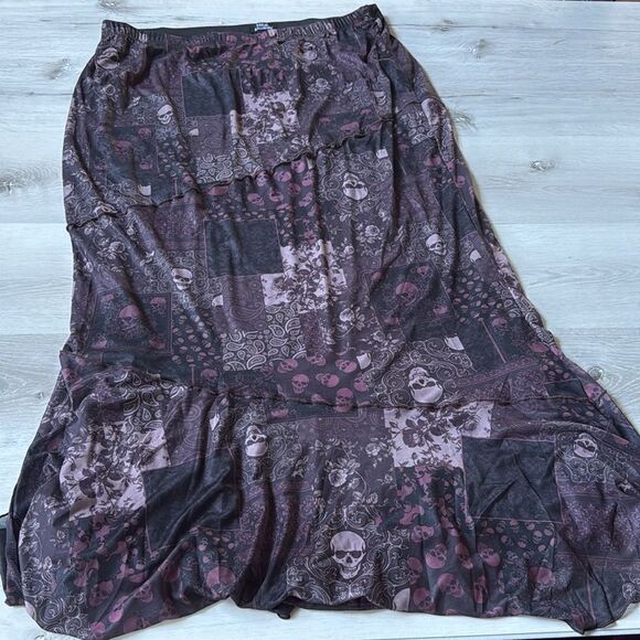 Social Collision Skull Paisley Patchwork Skirt purple mauve Size 1 Hot Topic NWT - Picture 4 of 5